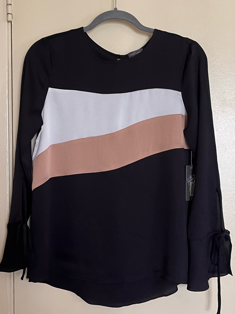 Vince Camuto Black Blouse with White and Tan Wave Panels